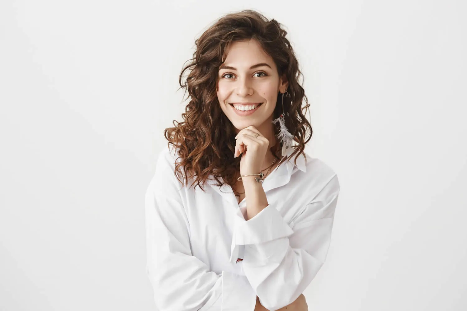medical dermatology woman stylish-confident-businesswoman-smiling
